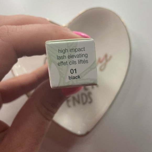 3/$50 Clinique High Impact Lash Elevating Mascara - Picture 3 of 4